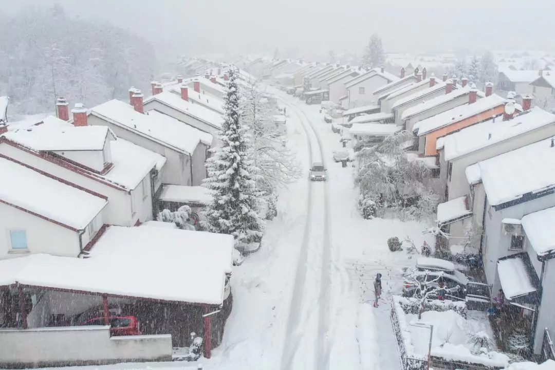 Home's Winter Resilience with Cold Weather Building Materials